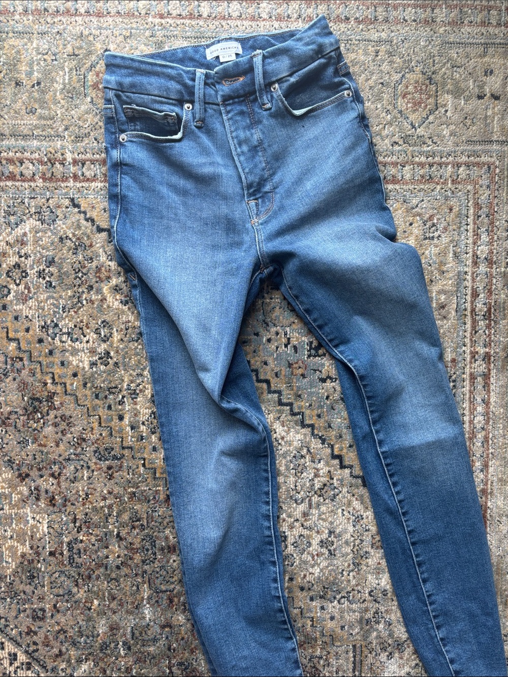Good American women’s Skinny Jeans in Medium Blue Denim